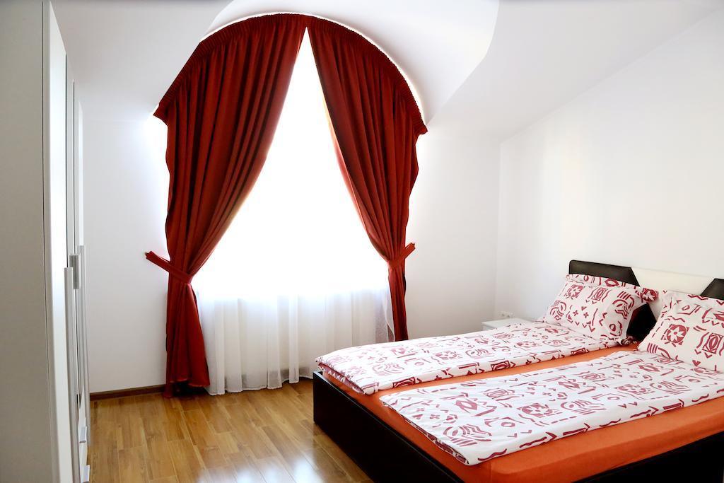 Vila Nona Apartment Sibiu Pokoj fotografie