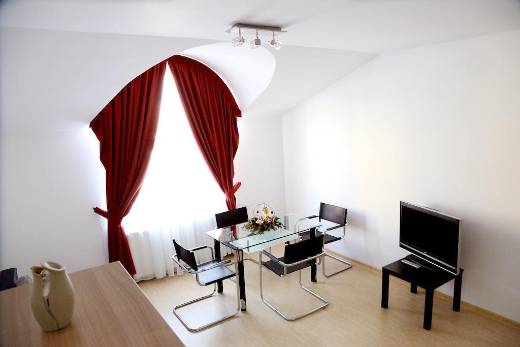 Vila Nona Apartment Sibiu Pokoj fotografie